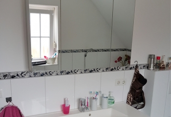 Badschrank